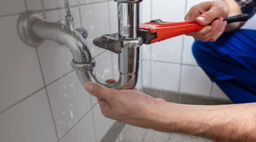 Professional emergency plumbing in Freelandville, IN